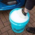 Meguiars-Ceramic-Blue-Bucket-with-Grit-Guard2