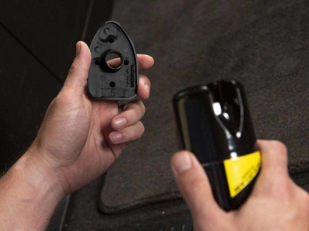 Meguiars-Carpet-Upholstery-Cleaner4