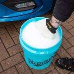 Meguiars-Ceramic-Blue-Bucket-with-Grit-Guard2