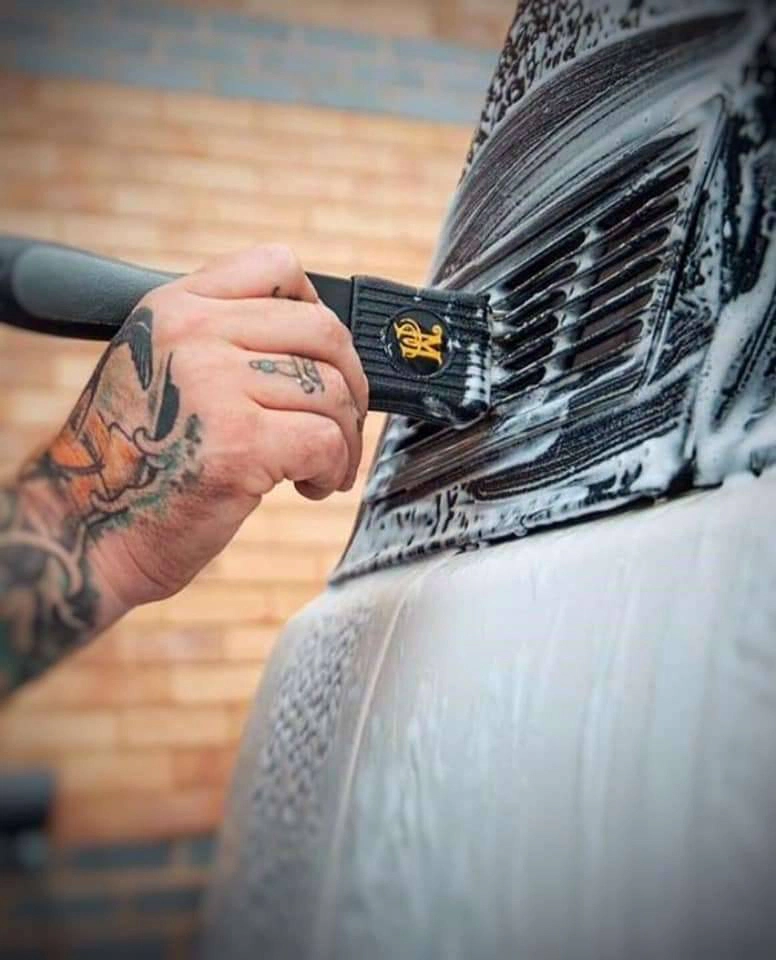 Meguiars-Dash-Trim-Brush7