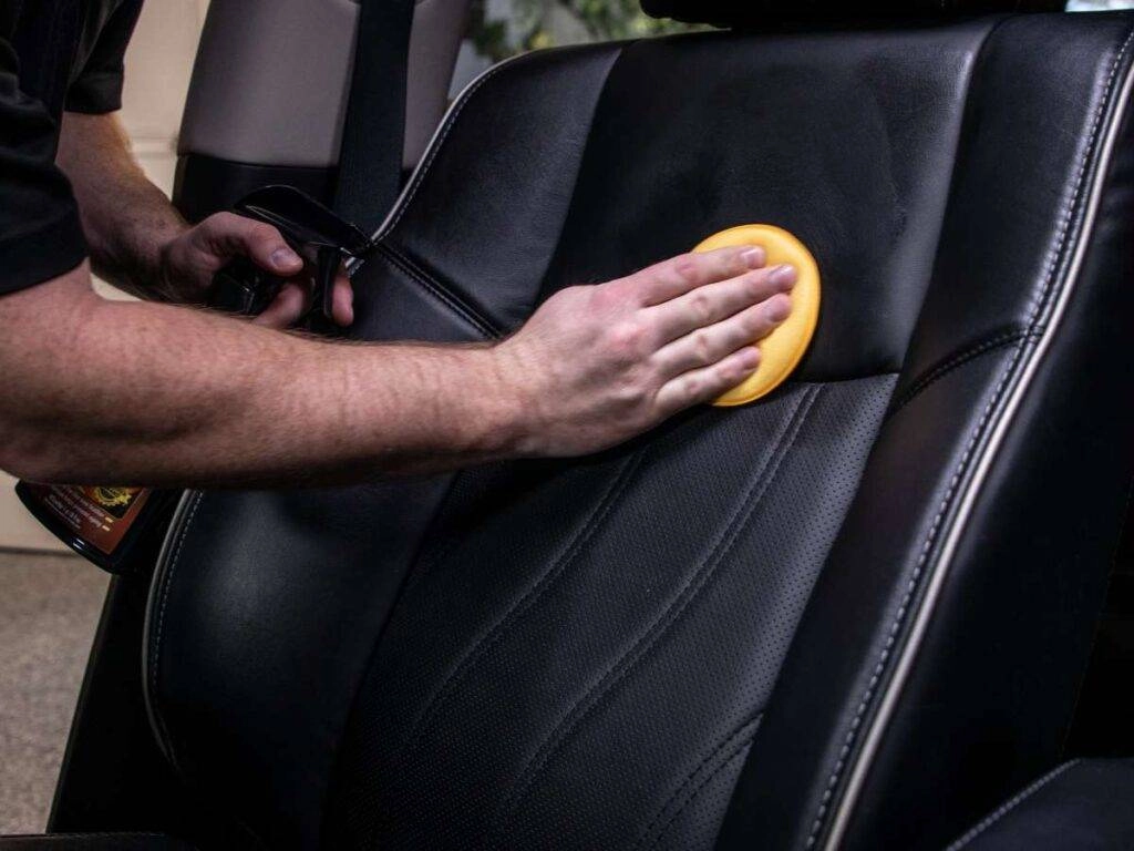 Meguiars-Gold-Class-Leather-Conditioner2
