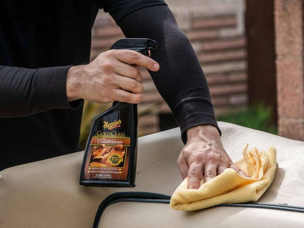 Meguiars-Gold-Class-Leather-Conditioner4