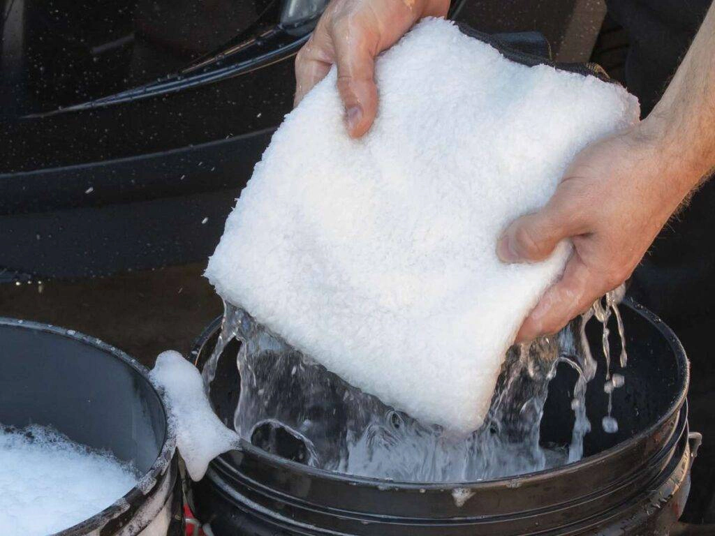 Meguiars-Microfiber-Wash-Mitt5
