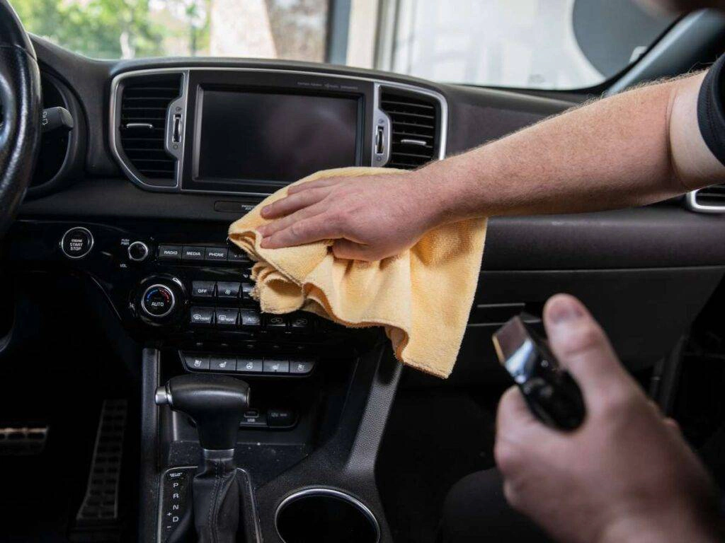 Meguiars-Quik-Interior-Detailer-Cleaner2