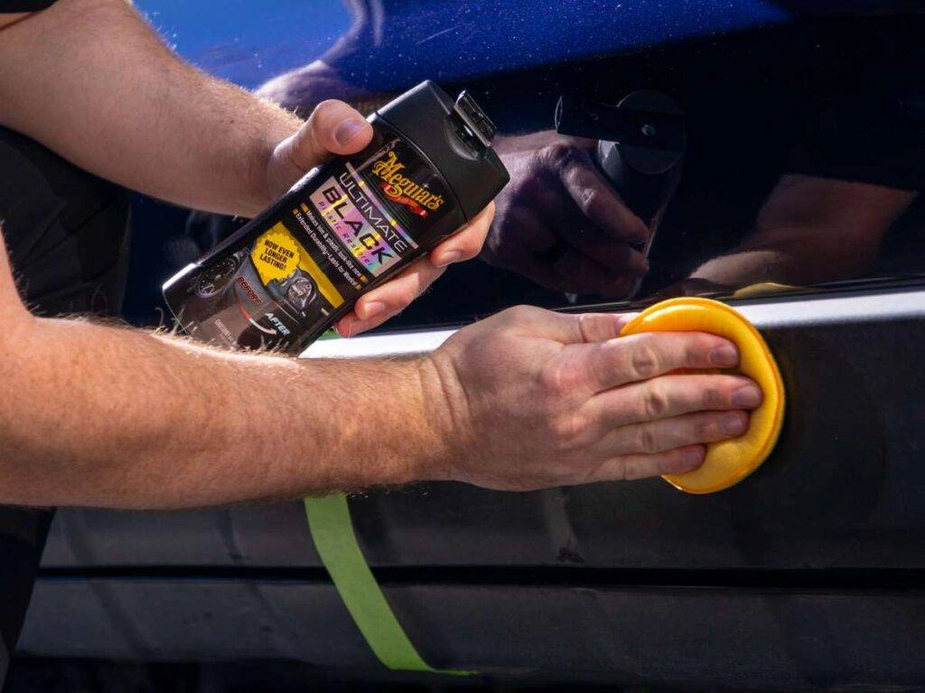 Meguiars-Ultimate-Black-Plastic-Restorer3