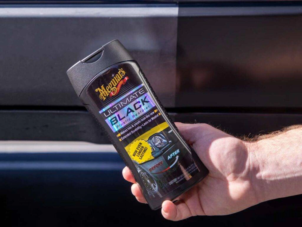 Meguiars-Ultimate-Black-Plastic-Restorer4