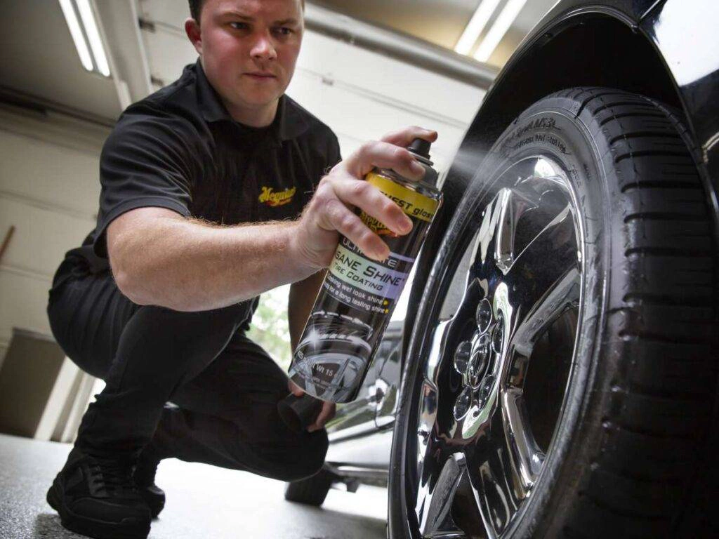 Meguiars-Ultimate-Insane-Tire-Shine4