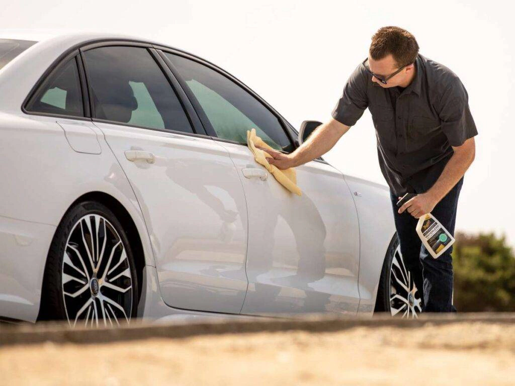 Meguiars-Ultimate-Waterless-Wash-Wax4