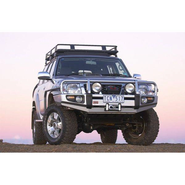 ARB 70EGS20 20341730020ARB20Deluxe20winchbumper20for20Patrol20Y612004 20with20fenders 1484661873